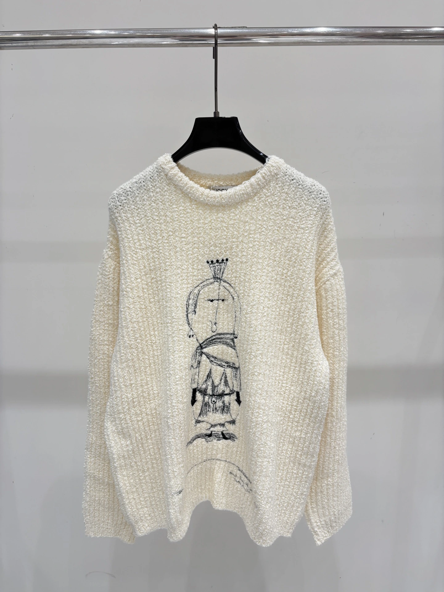 刺繍・ジャカード・クルーネック・ソフトな風合い・レタリング トップス。 カラー:ホワイト。 サイズ:S/M/L