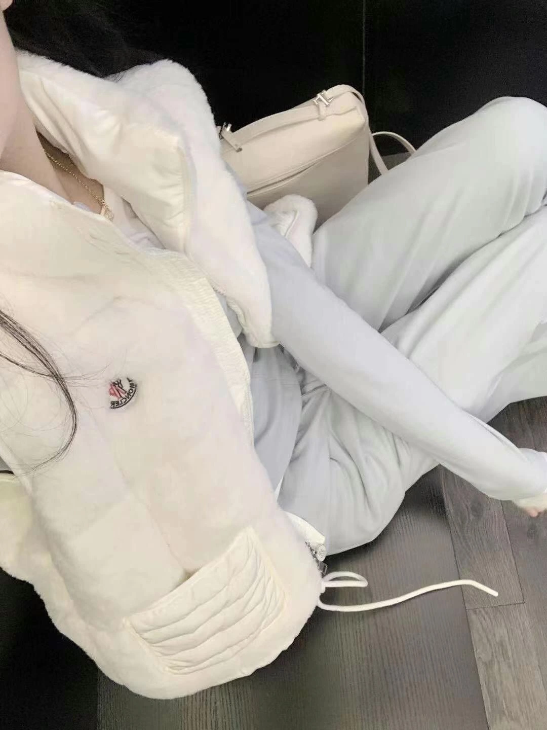 MONCLER(モンクレール) 切替 ダウンベスト。 素材:ダウン。 在庫あり