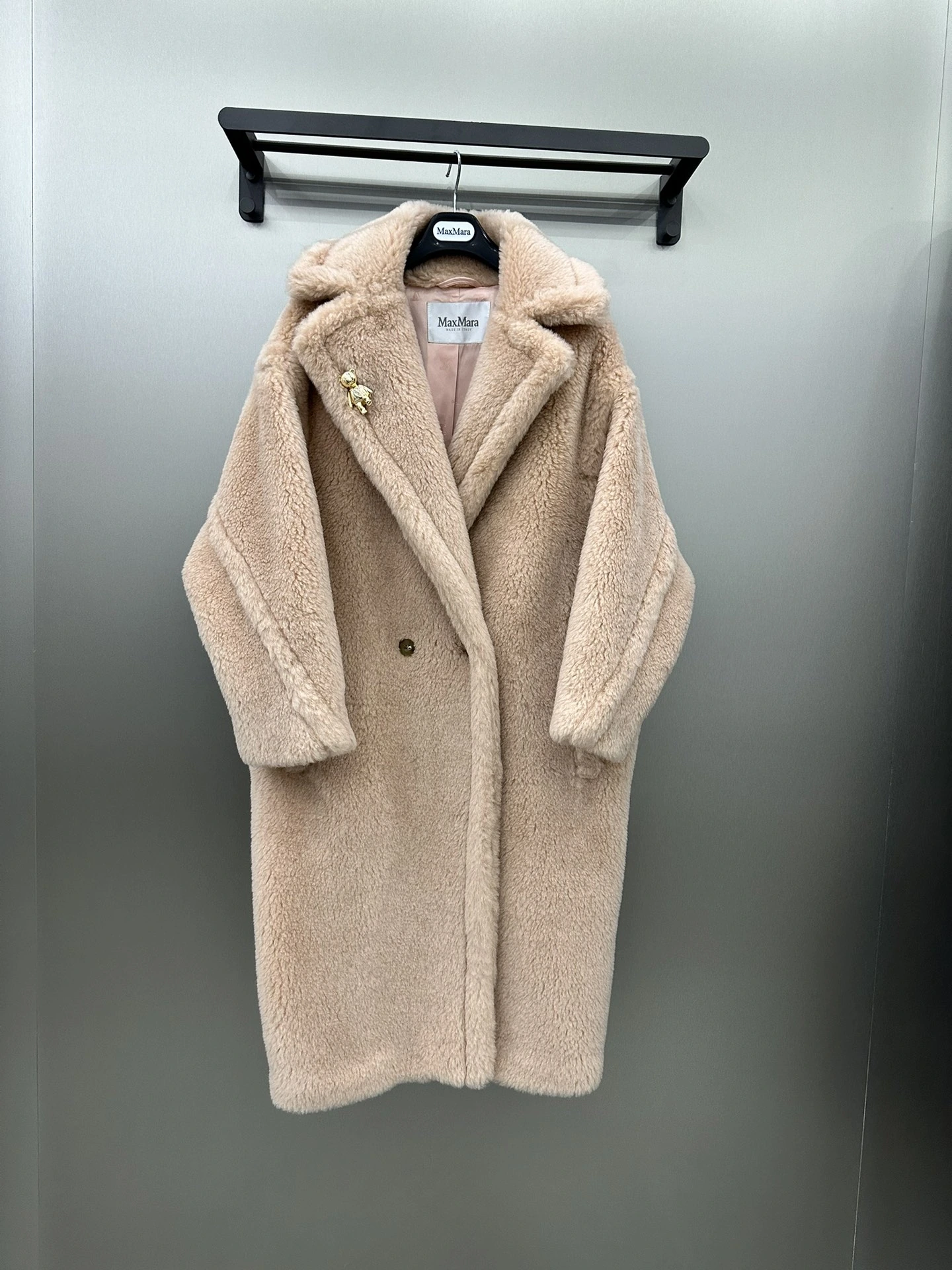 Max Mara(マックスマーラ) 秋冬 MaxMara ダブルブレスト・ロング丈・リラックスフィット・合わせやすい・すっきり見え・保温性 コート。 素材:ウール