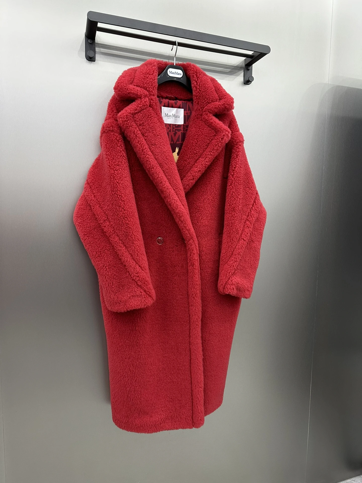 Max Mara(マックスマーラ) 秋冬 MaxMara ダブルブレスト・ロング丈・リラックスフィット・合わせやすい・すっきり見え・保温性 コート。 素材:ウール