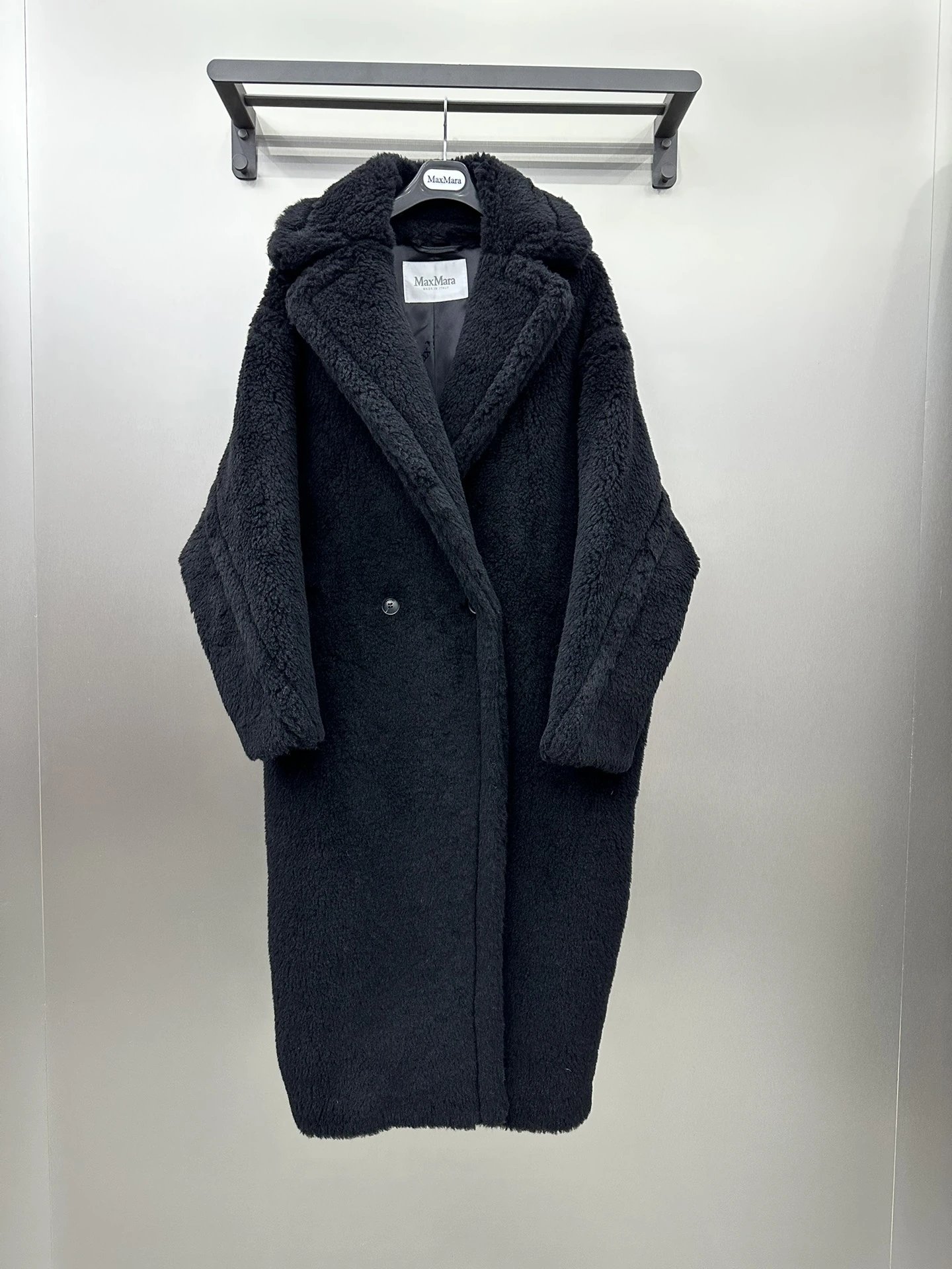 Max Mara(マックスマーラ) 秋冬 MaxMara ダブルブレスト・ロング丈・リラックスフィット・合わせやすい・すっきり見え・保温性 コート。 素材:ウール