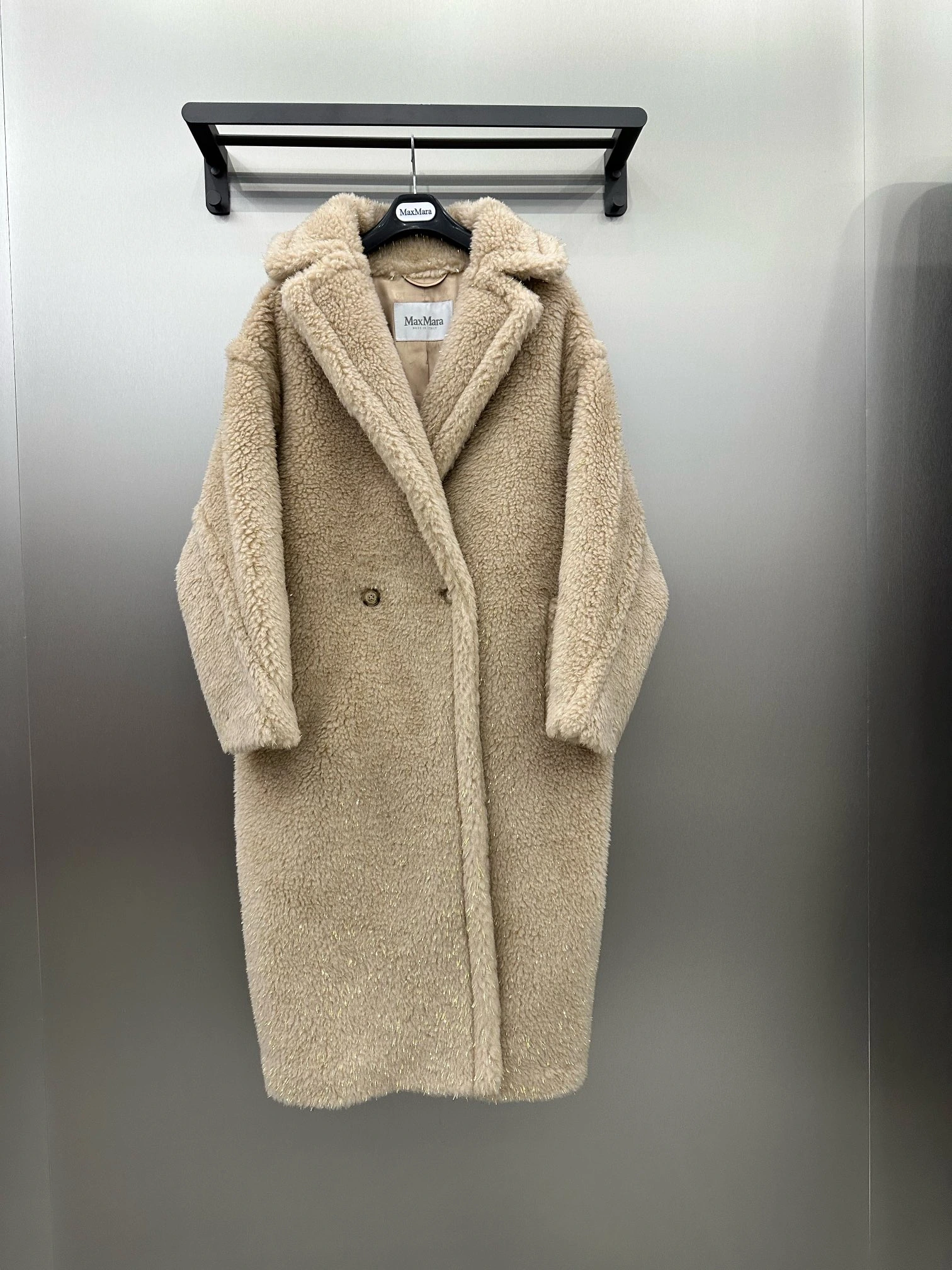 Max Mara(マックスマーラ) 秋冬 MaxMara ダブルブレスト・ロング丈・リラックスフィット・合わせやすい・すっきり見え・保温性 コート。 素材:ウール