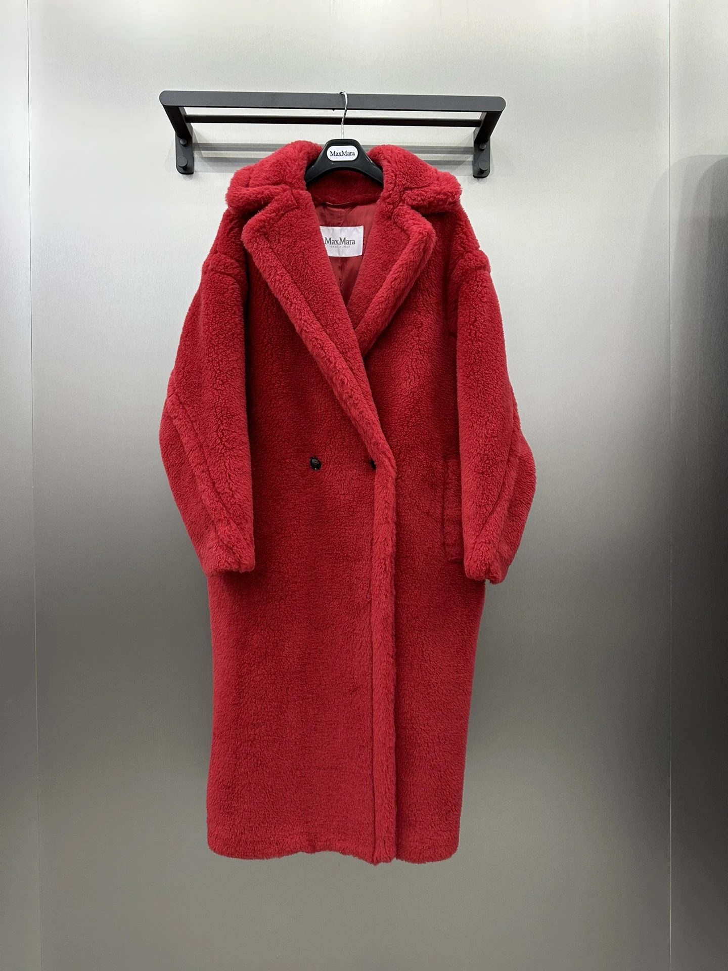 Max Mara(マックスマーラ) 秋冬 MaxMara ダブルブレスト・ロング丈・リラックスフィット・合わせやすい・すっきり見え・保温性 コート。 素材:ウール