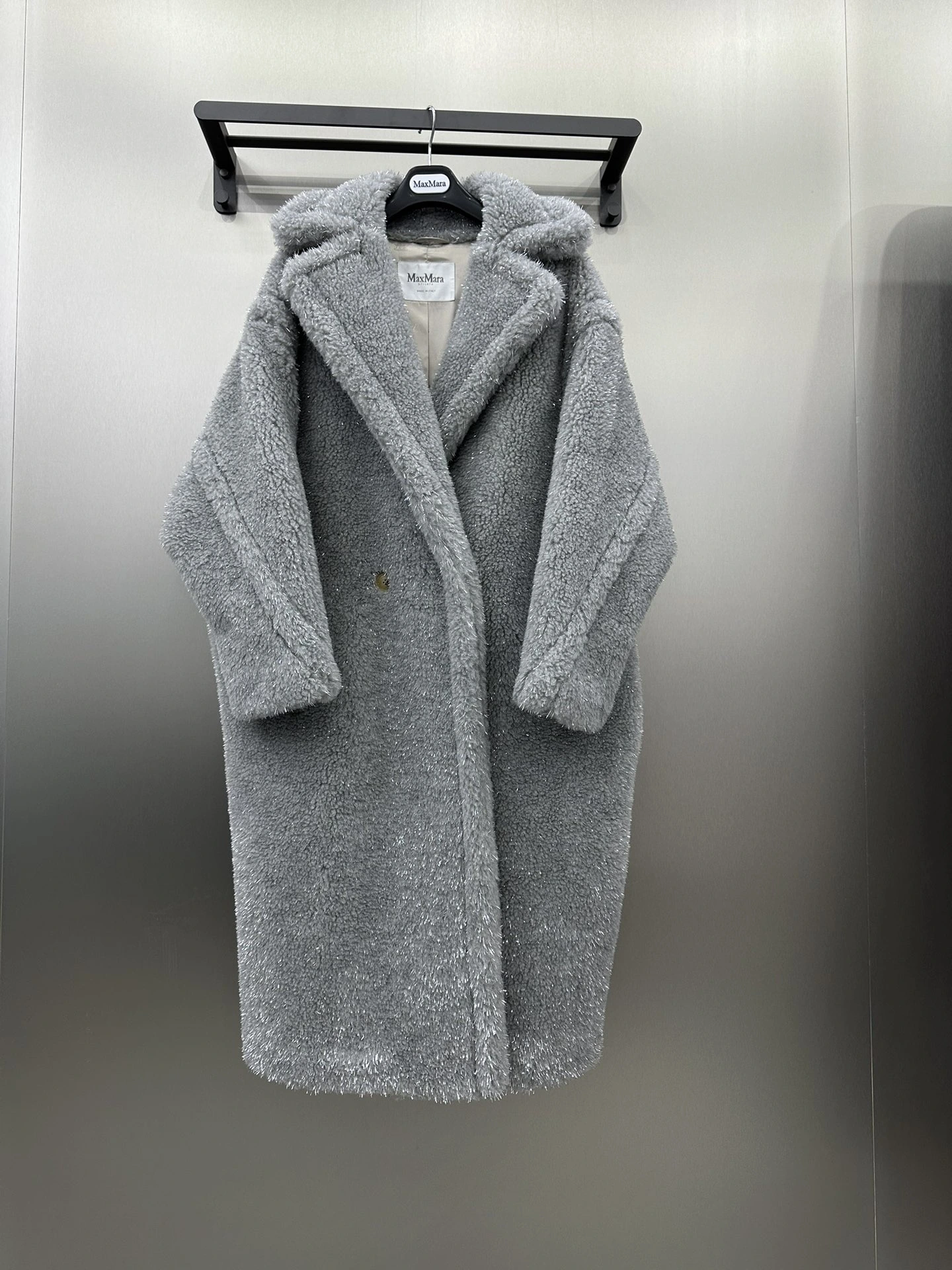 Max Mara(マックスマーラ) 秋冬 MaxMara ダブルブレスト・ロング丈・リラックスフィット・合わせやすい・すっきり見え・保温性 コート。 素材:ウール