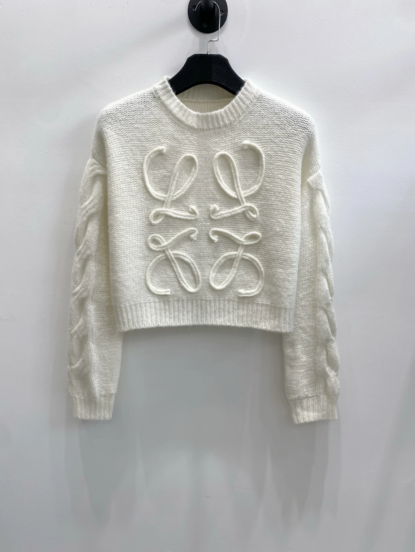 LOEWE（ロエベ） 秋冬 クルーネック アイテム。 実物撮影