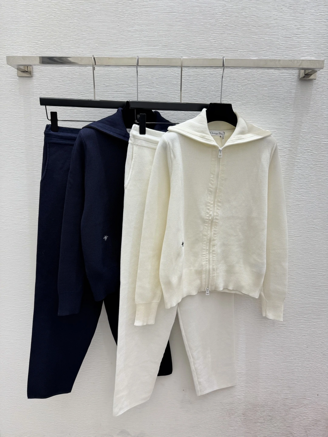 Dior（ディオール） 初秋 襟付き セットアップ。 カラー：ロイヤルブルー / ホワイト。 サイズ：36 / 38 / 40
