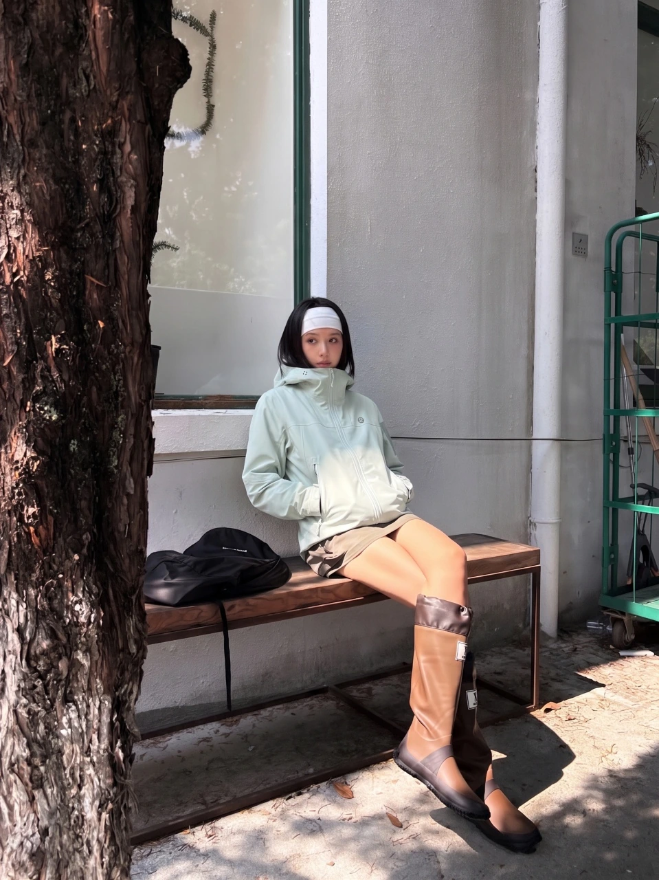 lululemon(ルルレモン) 初秋 プリント・リラックスフィット・ワイドレッグ・フード付き・ジップ・ポケット・保温性・防風・撥水 アイテム。 調節可能