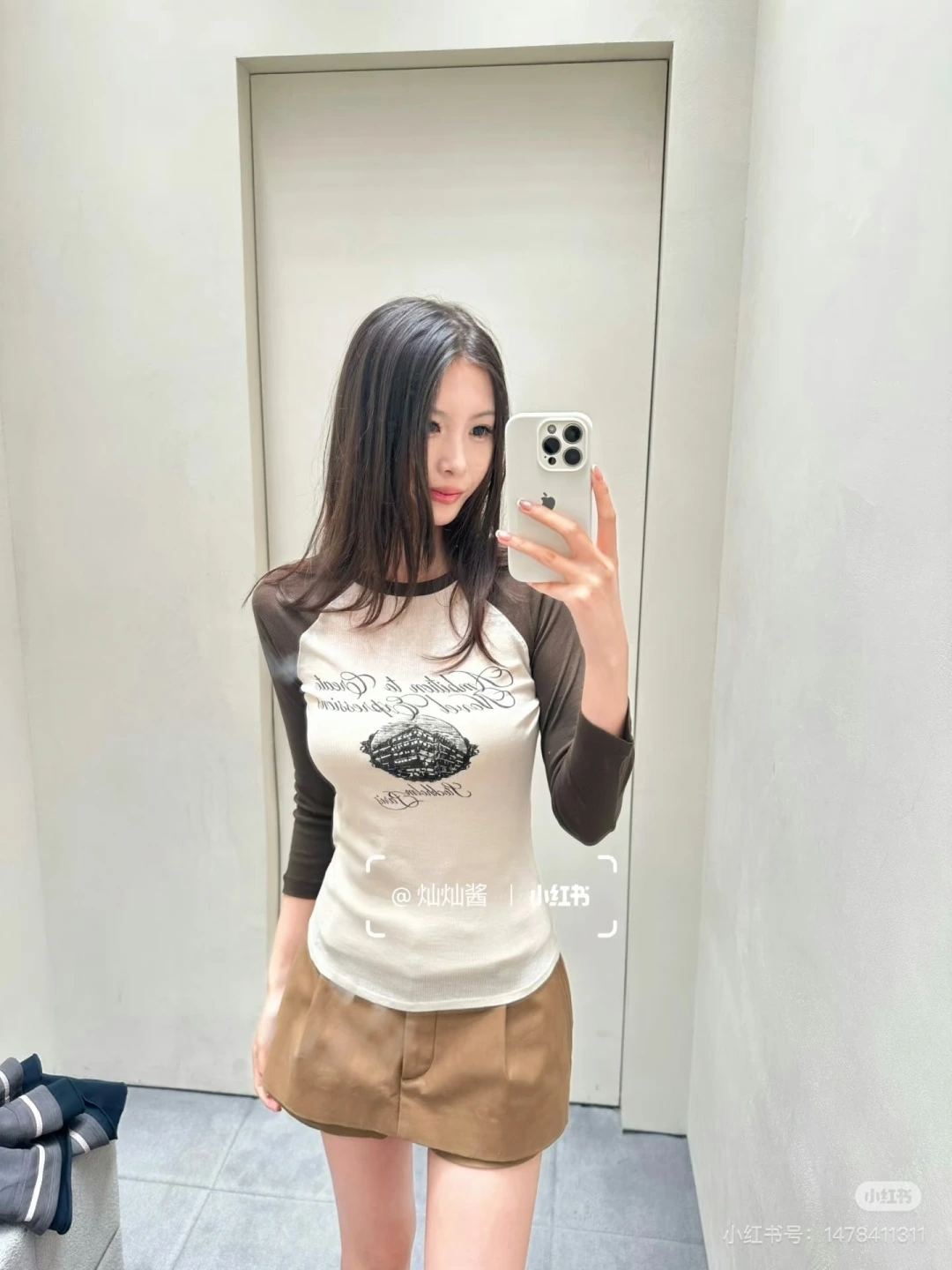 Acne Studios(アクネ ストゥディオズ) 初秋 ヴィンテージ風・スリムフィット・ワイドレッグ デニムパンツ。 素材:コットン100%・デニム・コットン。 オリジナル仕様