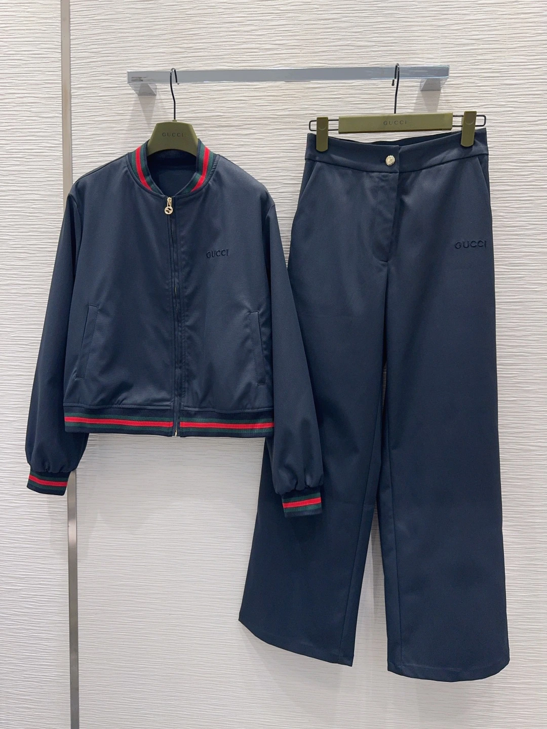 2026FW 合わせやすい セットアップ。 実寸目安:胸囲106 / 後中心丈53 / ウエスト66 / ヒップ94 / パンツ丈102