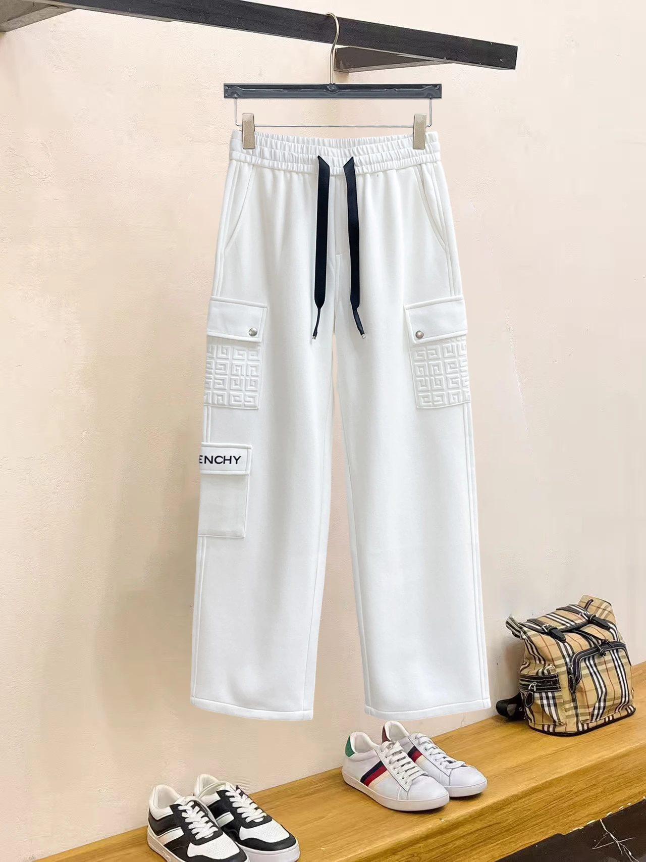 GIVENCHY(ジバンシィ) パンツ