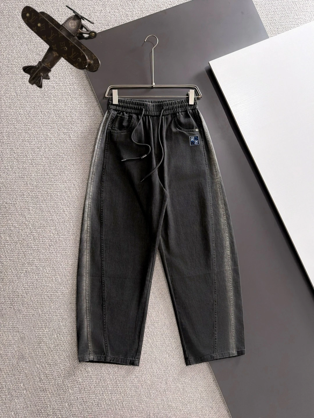 LOEWE（ロエベ） パンツ