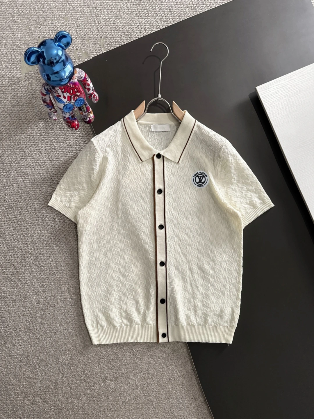Louis Vuitton(ルイ・ヴィトン / LV) Tシャツ