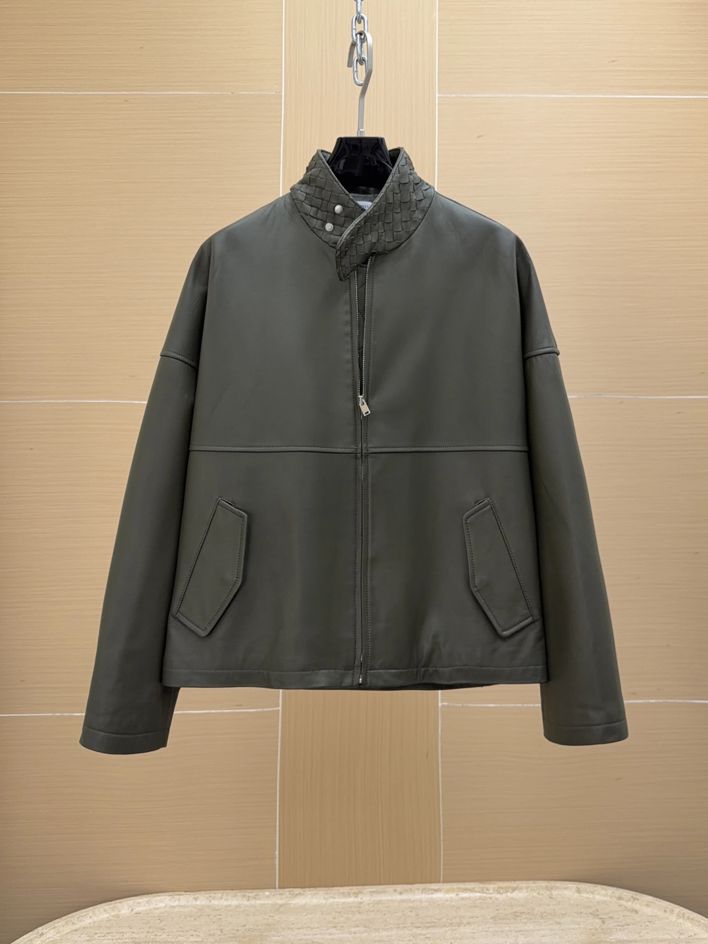 Bottega Veneta(ボッテガヴェネタ / BV)26年秋冬新作襟付きジャケット