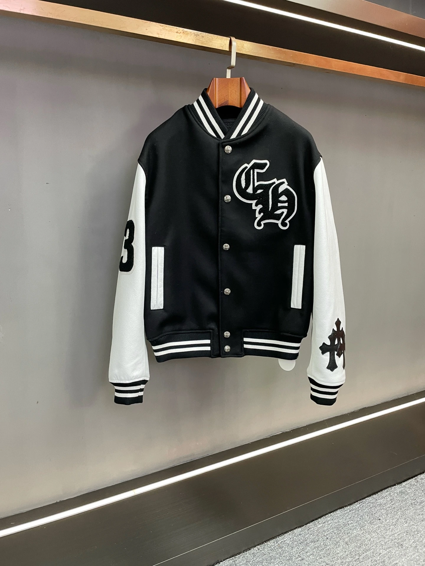 Chrome Hearts(クロムハーツ / Chrome Hearts)イーグル刺繍ベースボールジャケット|アメリカンヴィンテージの天井モデル