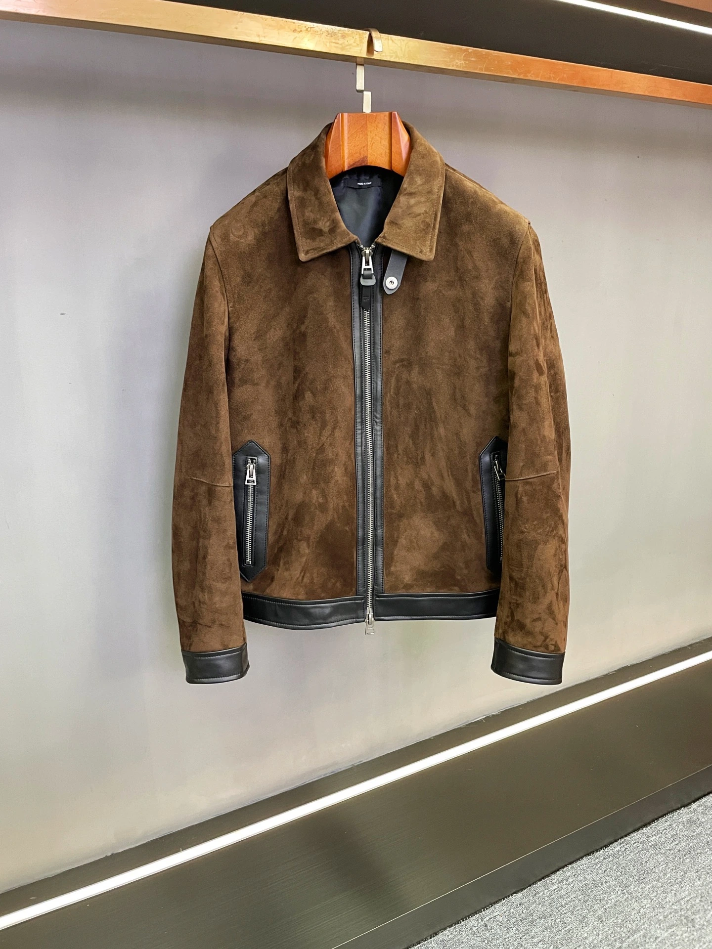Tom Ford(トムフォード / TF)レトロスエードシープスキンジャケット 大人のムード本命アイテム
