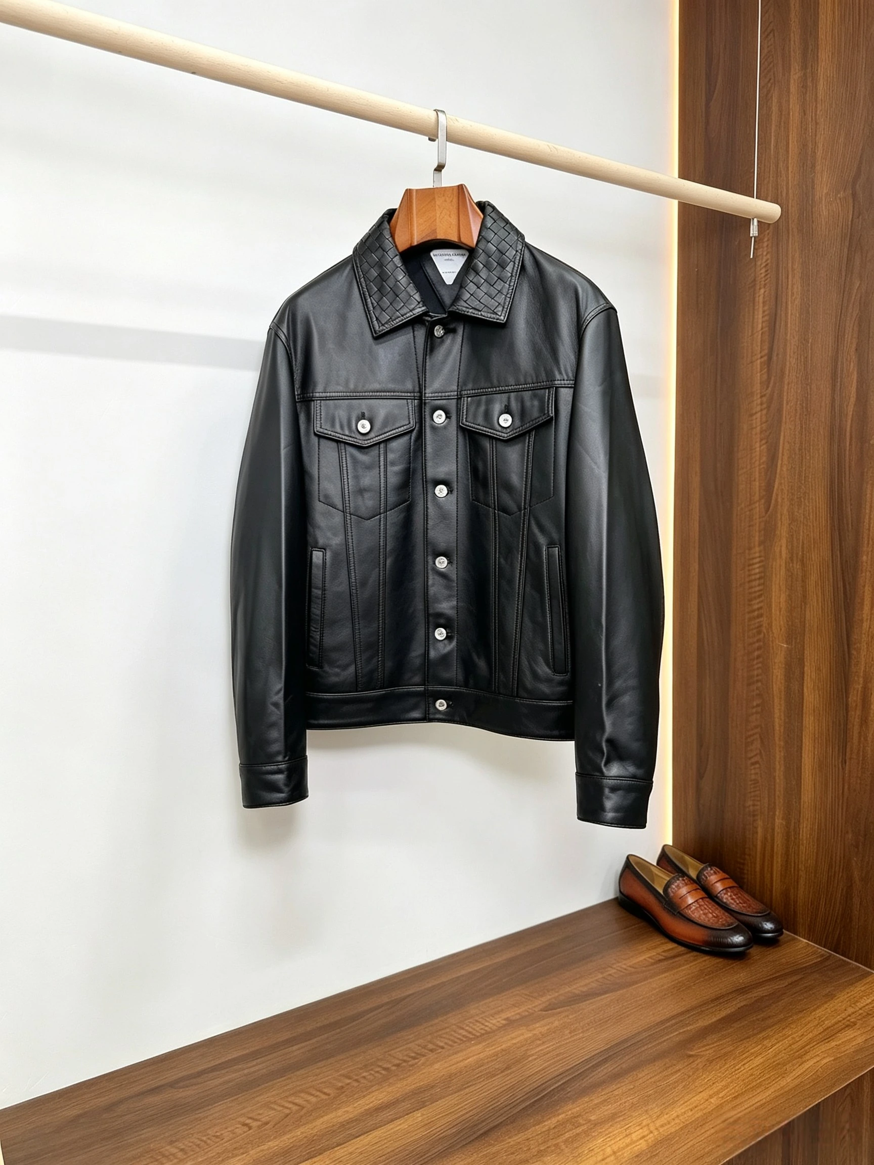 Bottega Veneta(ボッテガヴェネタ / BV)編み込み襟シープスキンジャケット|さりげない大人のための本格派