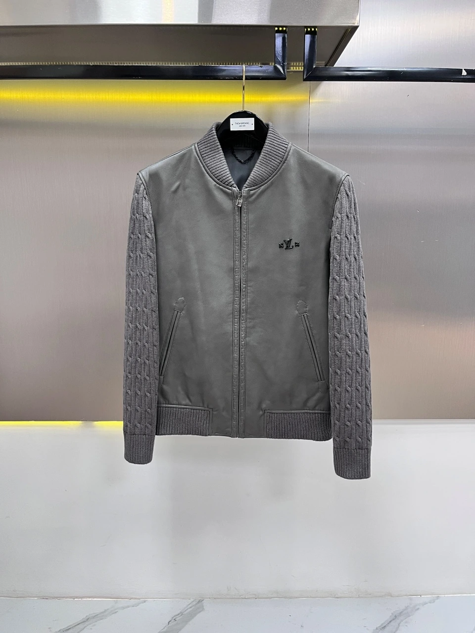 Louis Vuitton(ルイ・ヴィトン / LV) アイテム。 素材:インポートカーフスキン・カーフスキン・ウール。 サイズ:48-56。 特殊サイズはオーダー対応可
