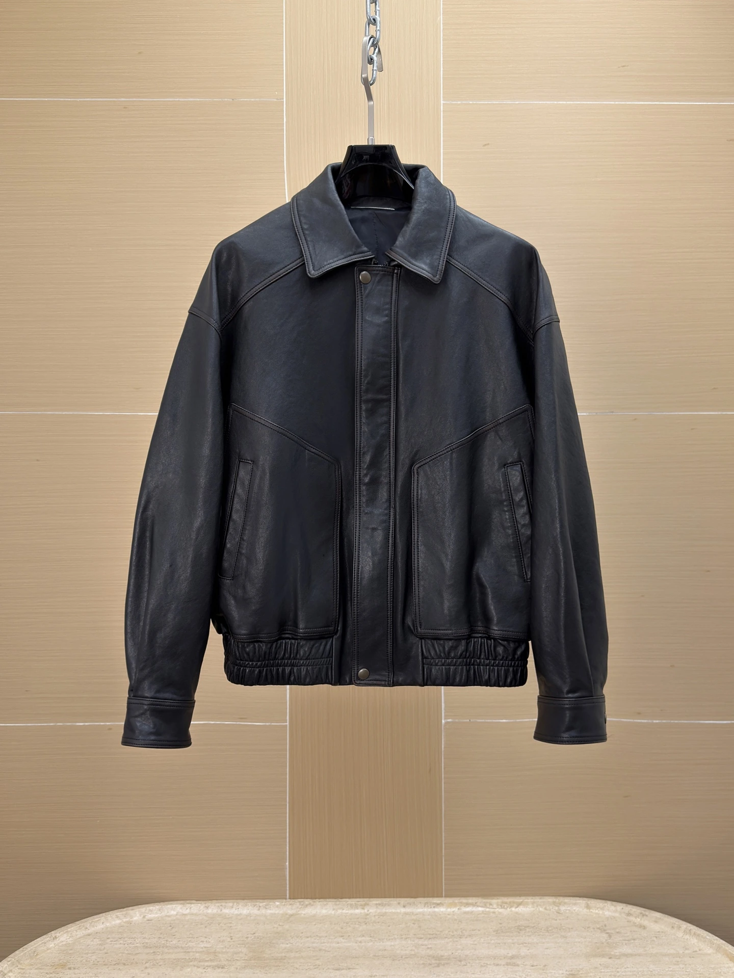 Saint Laurent(サンローラン) ストライプ・リラックスフィット・襟付き・ジップ・マット仕上げ レザージャケット