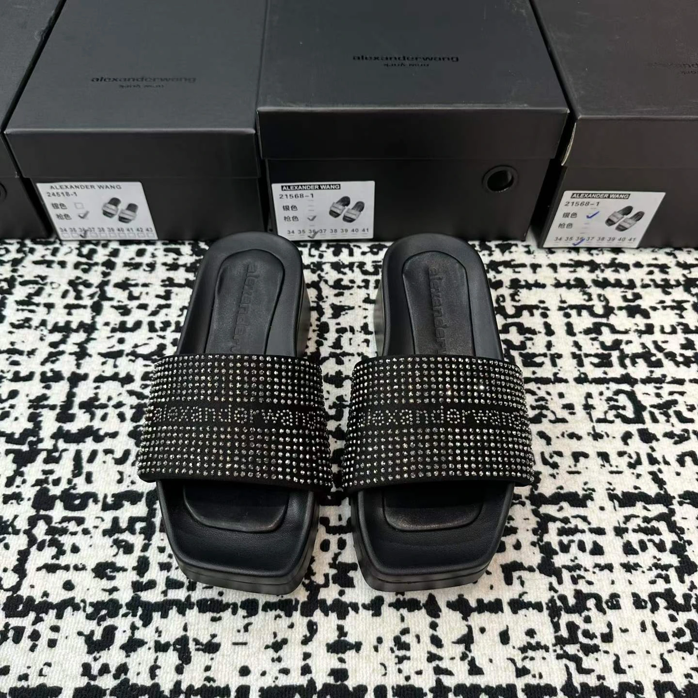 オレンジ工場価格 Da Wang 厚底新スタイル ラインストーン ガンカラー スリッパ、サイズ: 35-40