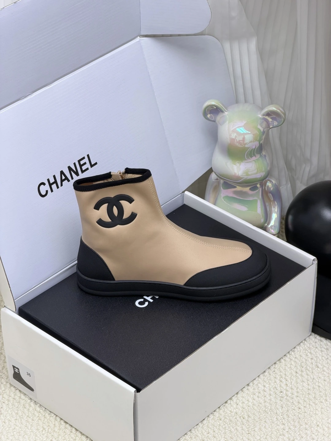 CHANEL logo ショートブーツ