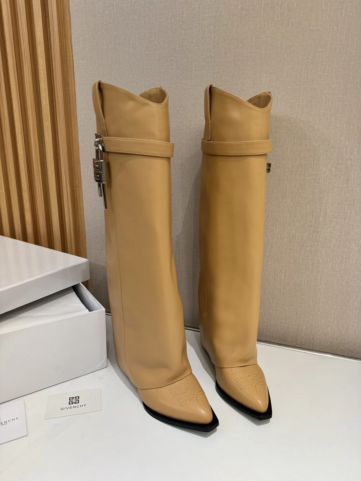 Givenchy Logo ロングブーツ