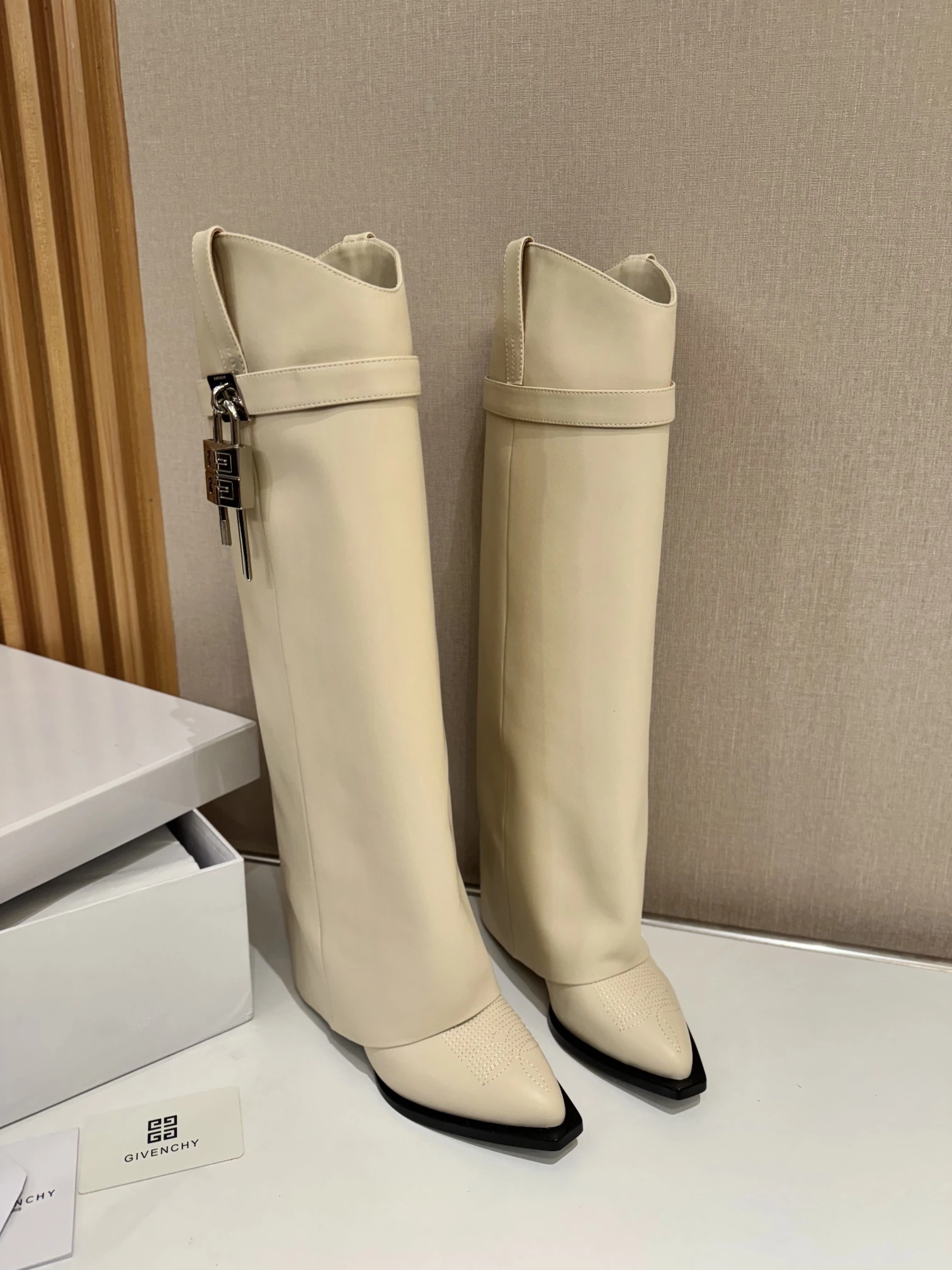 Givenchy Logo ロングブーツ