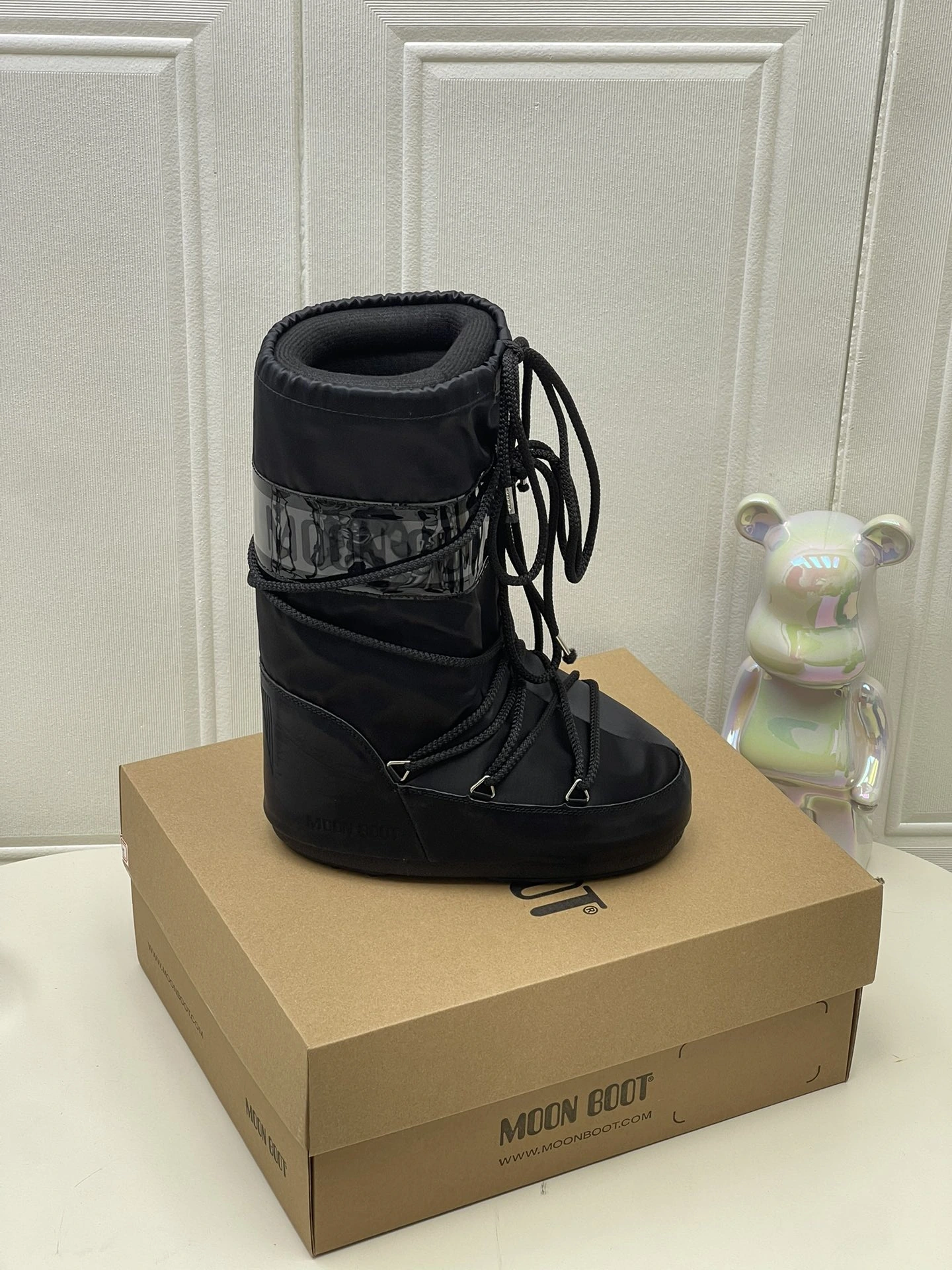 UGG Moon Boot2024vs ブーツ