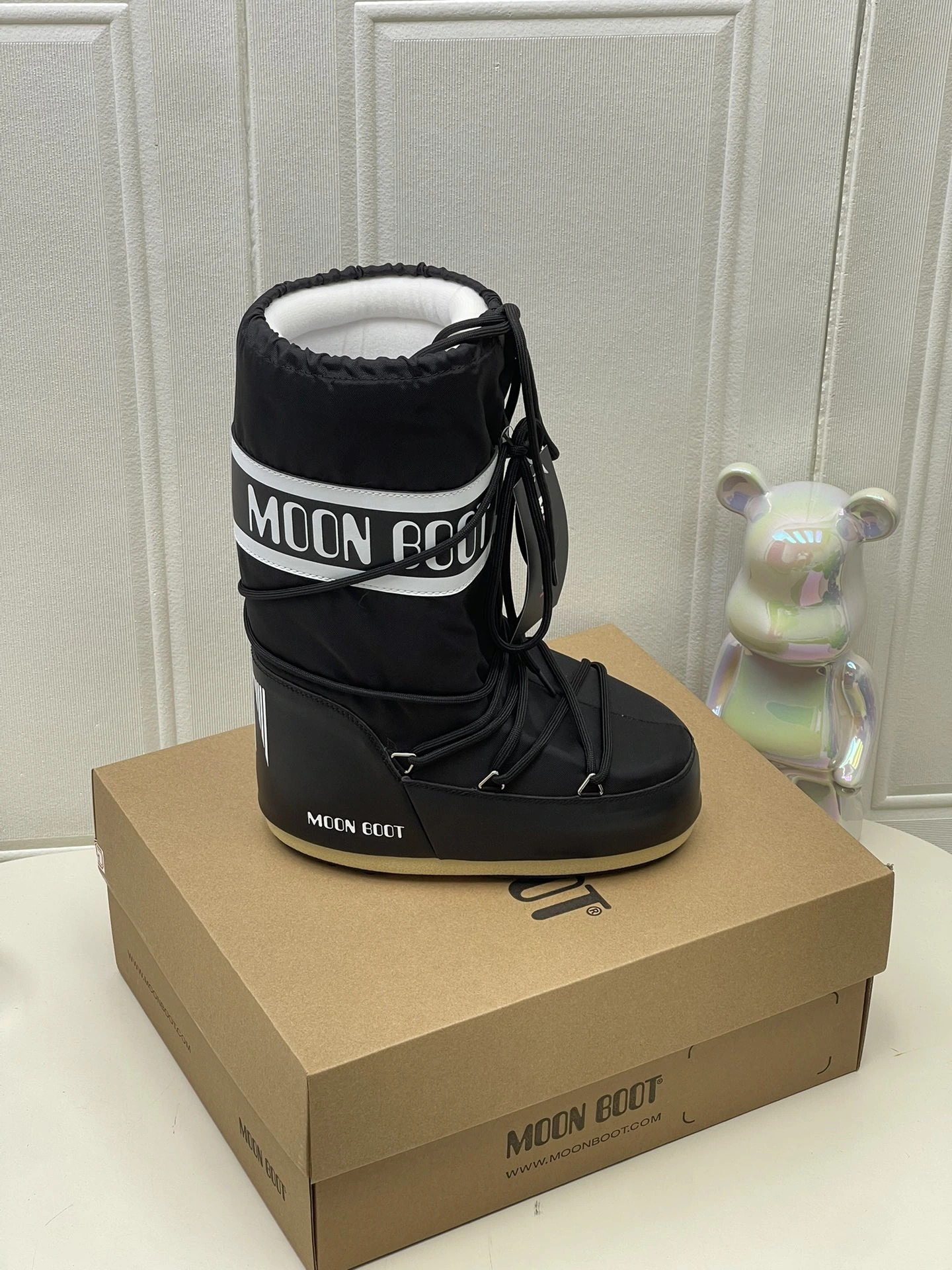 UGG Moon Boot2024vs ブーツ