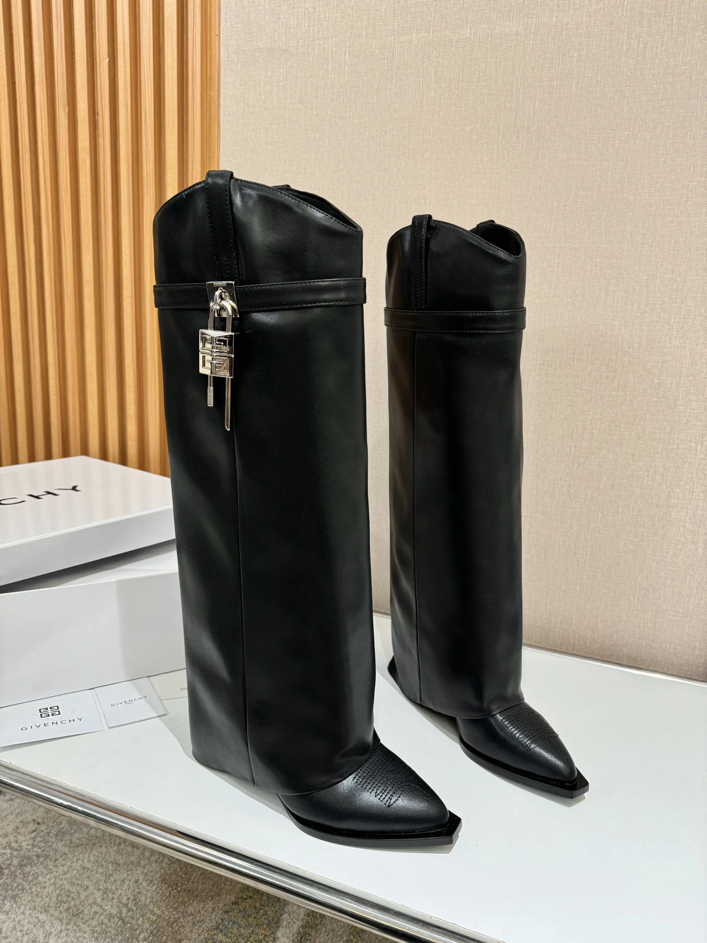 Givenchy Logo ロングブーツ