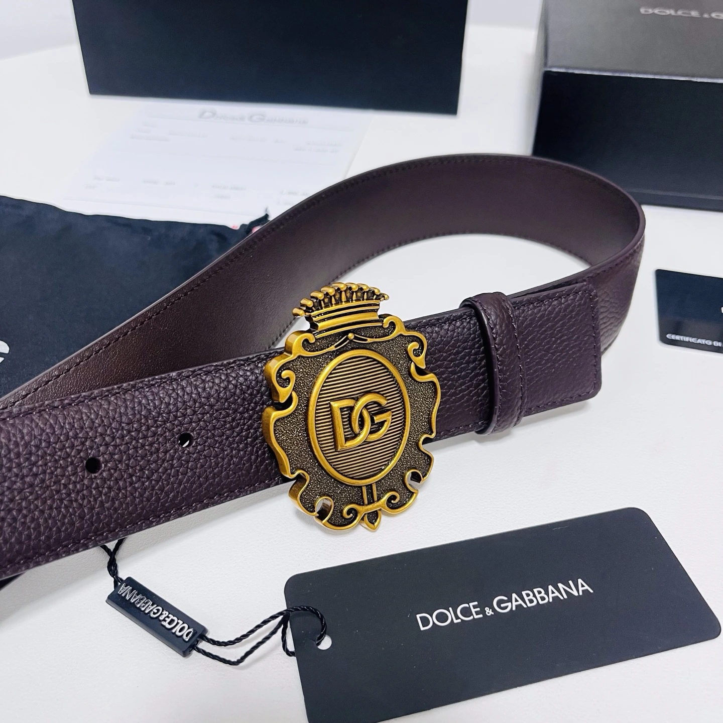 特p15145 Dolce & Gabbana(ドルチェ&ガッバーナ / DG) 新作、厳選カウレザー丁寧に仕立てたのエレガントベルト,どんなコーデにも洗練されたアクセントを添えます,カウレザーベルト、4.0cm