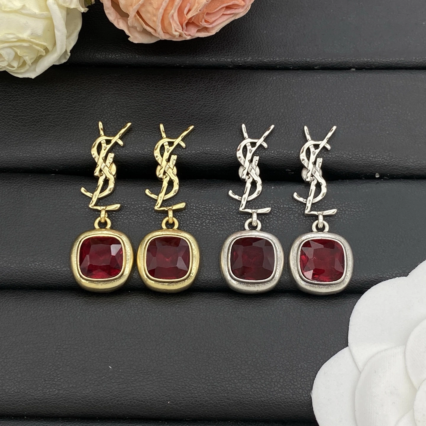 Saint Laurent(サンローラン / YSL)YSL新作ピアス