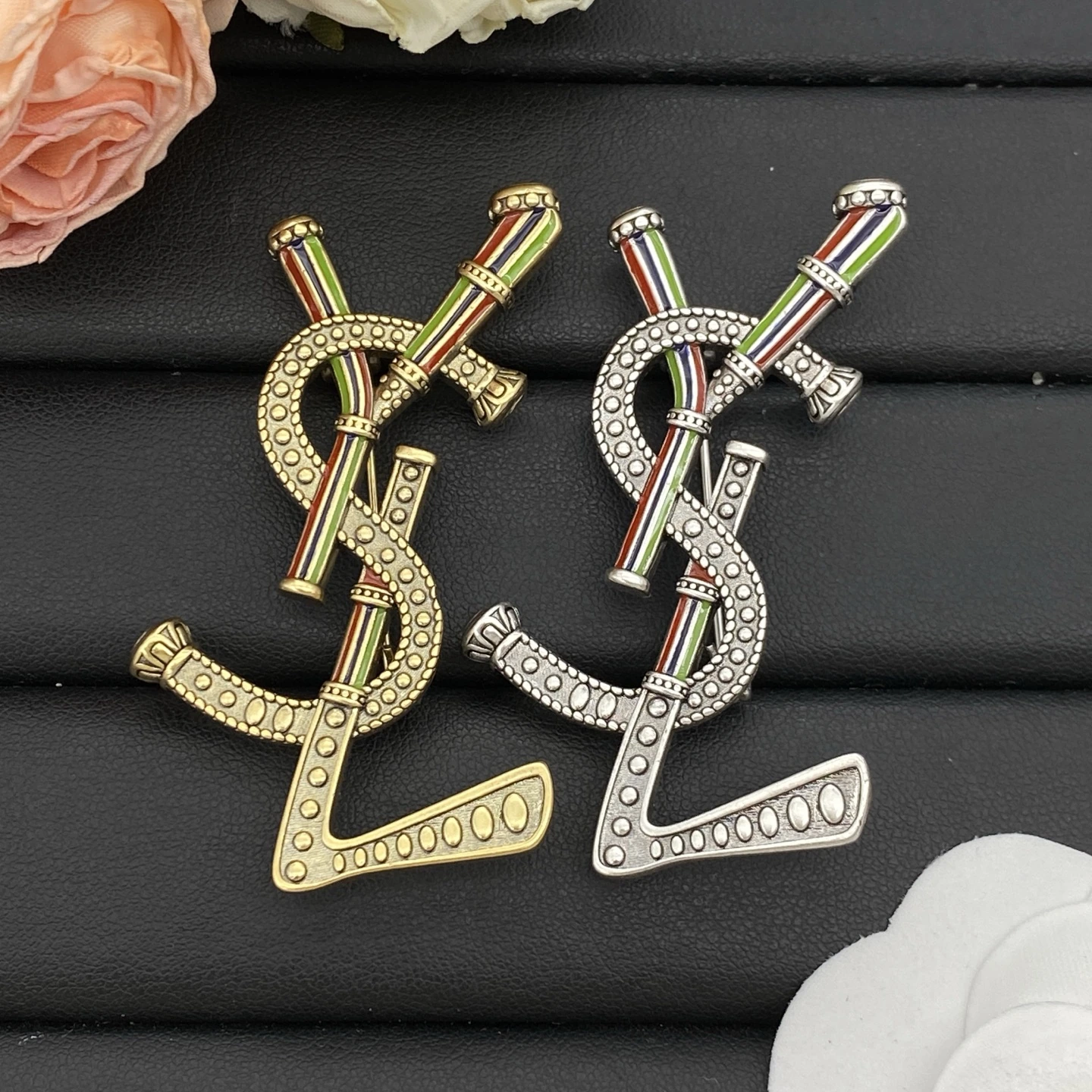 Saint Laurent(サンローラン / YSL)YSL新作ブローチ