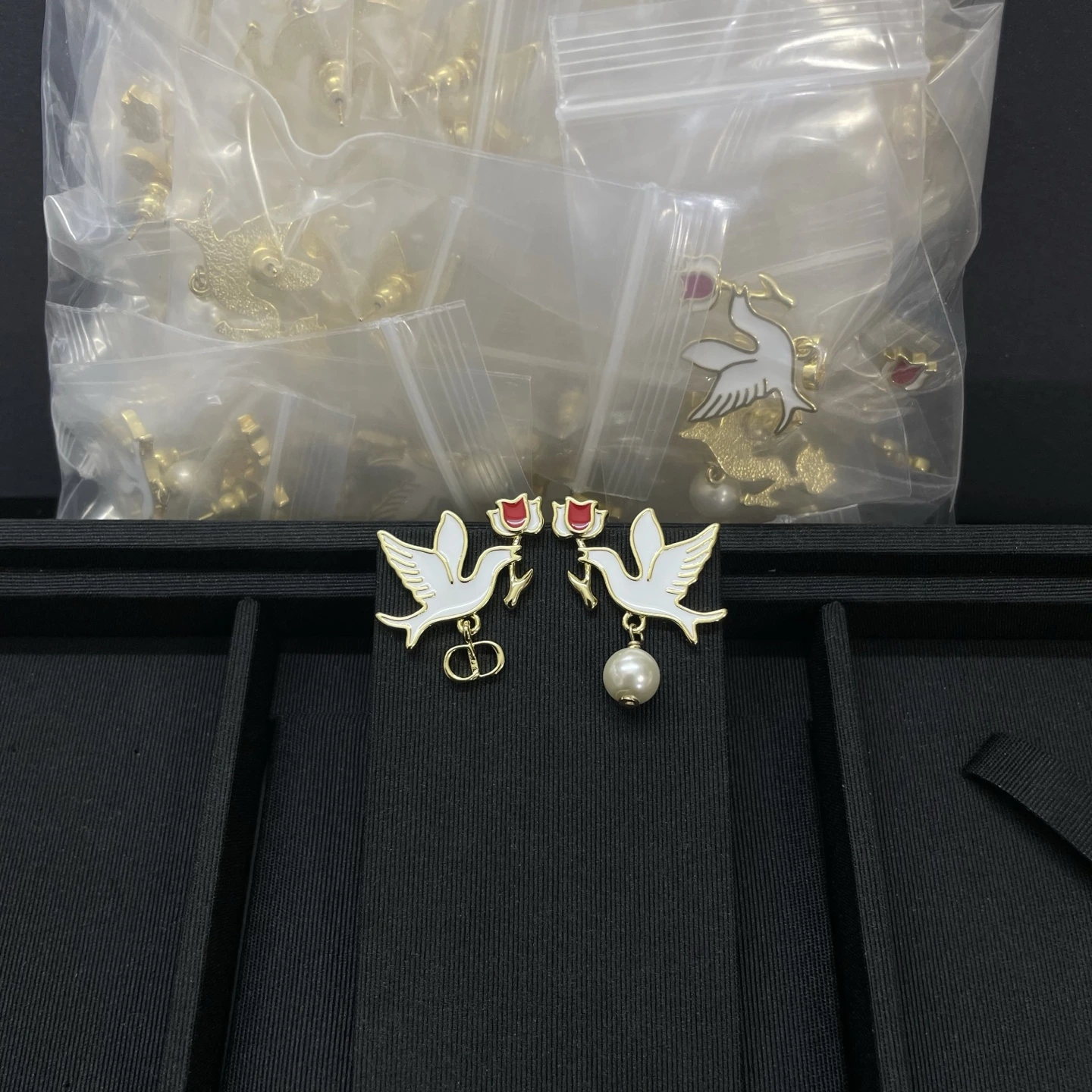 Dior(ディオール / Dior)新作鸽子🕊️ピアス