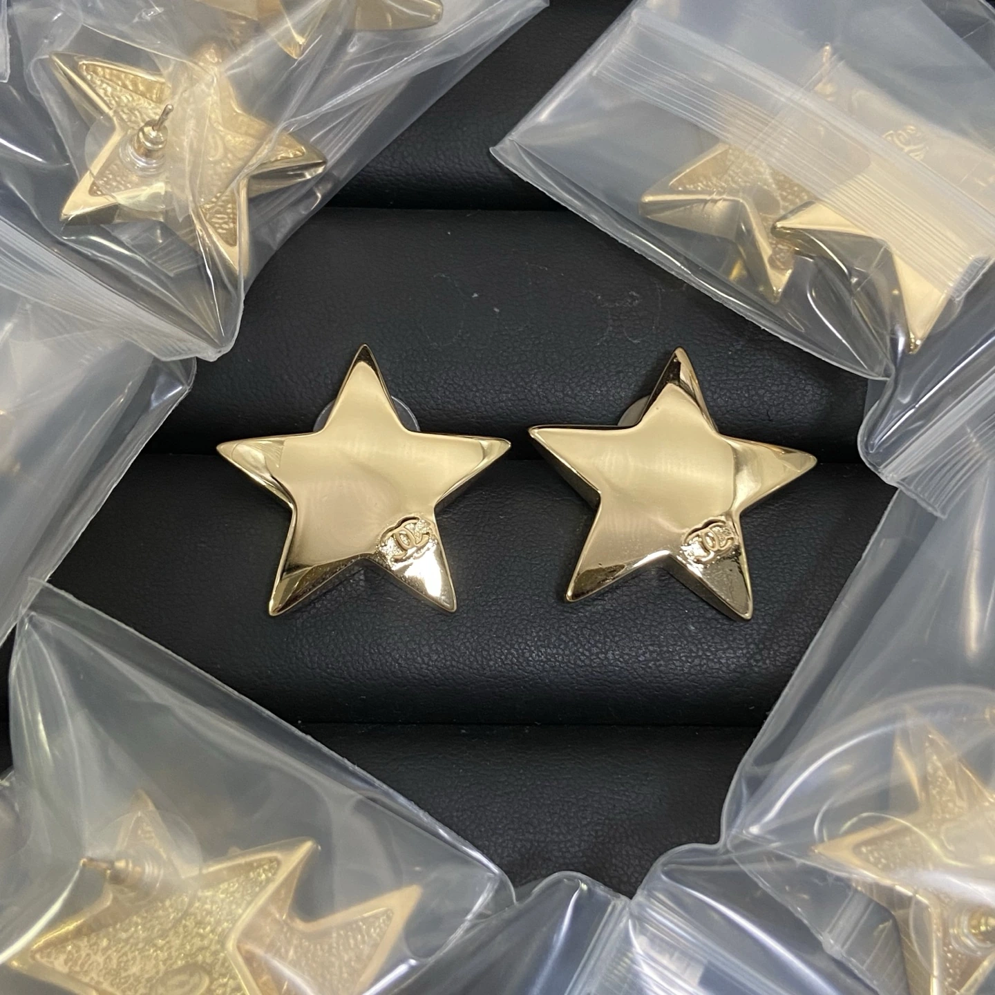 Chanel(シャネル / Chanel)Chanel(シャネル / Chanel)新作26s鏡面スターダブルCピアス入荷(2️⃣色)