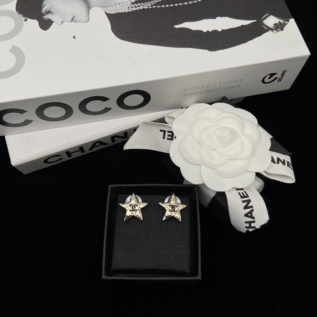🦢Chanel(シャネル / Chanel)Chanel(シャネル / Chanel)24pスター纹理ホットスタンプエナメルピアス⭐️ 上耳绝美✨bilngbling 一眼心动