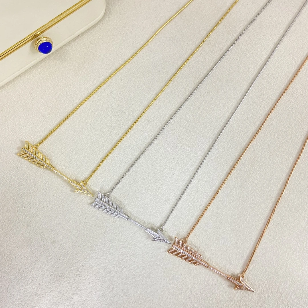 Boucheron(ブシュロン / Boucheron)ネックレス BSXLH0010-050新作フルパヴェフェザーアローネックレス 品番:BGH132309