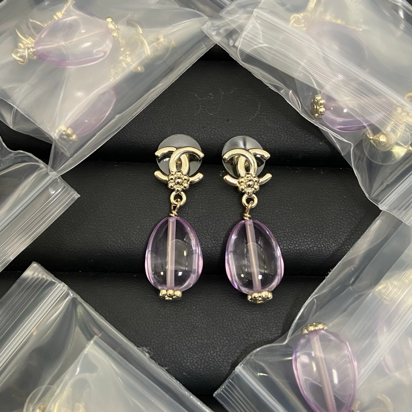 Chanel(シャネル / Chanel)Chanel(シャネル / Chanel)新作26cガラスダブルCピアス入荷(2️⃣色)