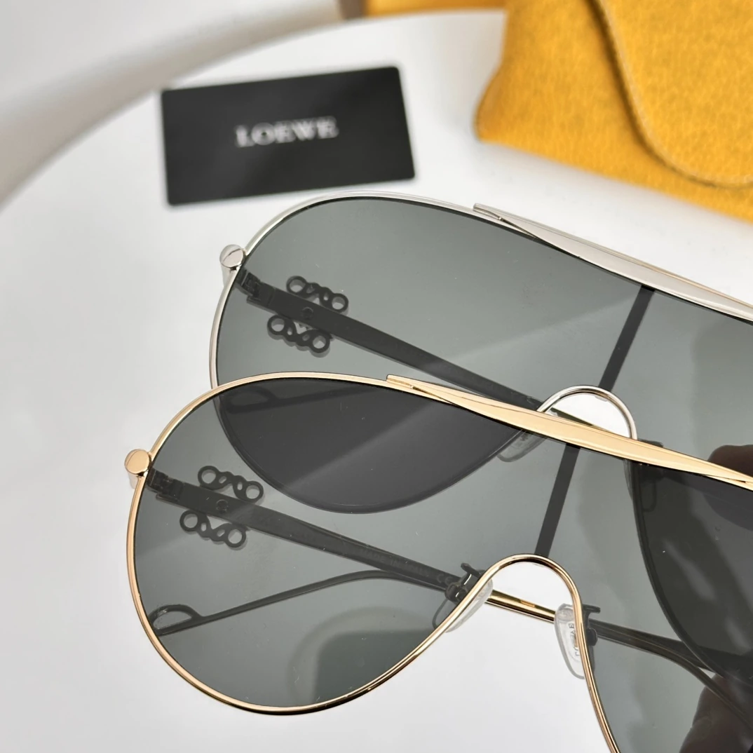 Loewe MODEL サングラス