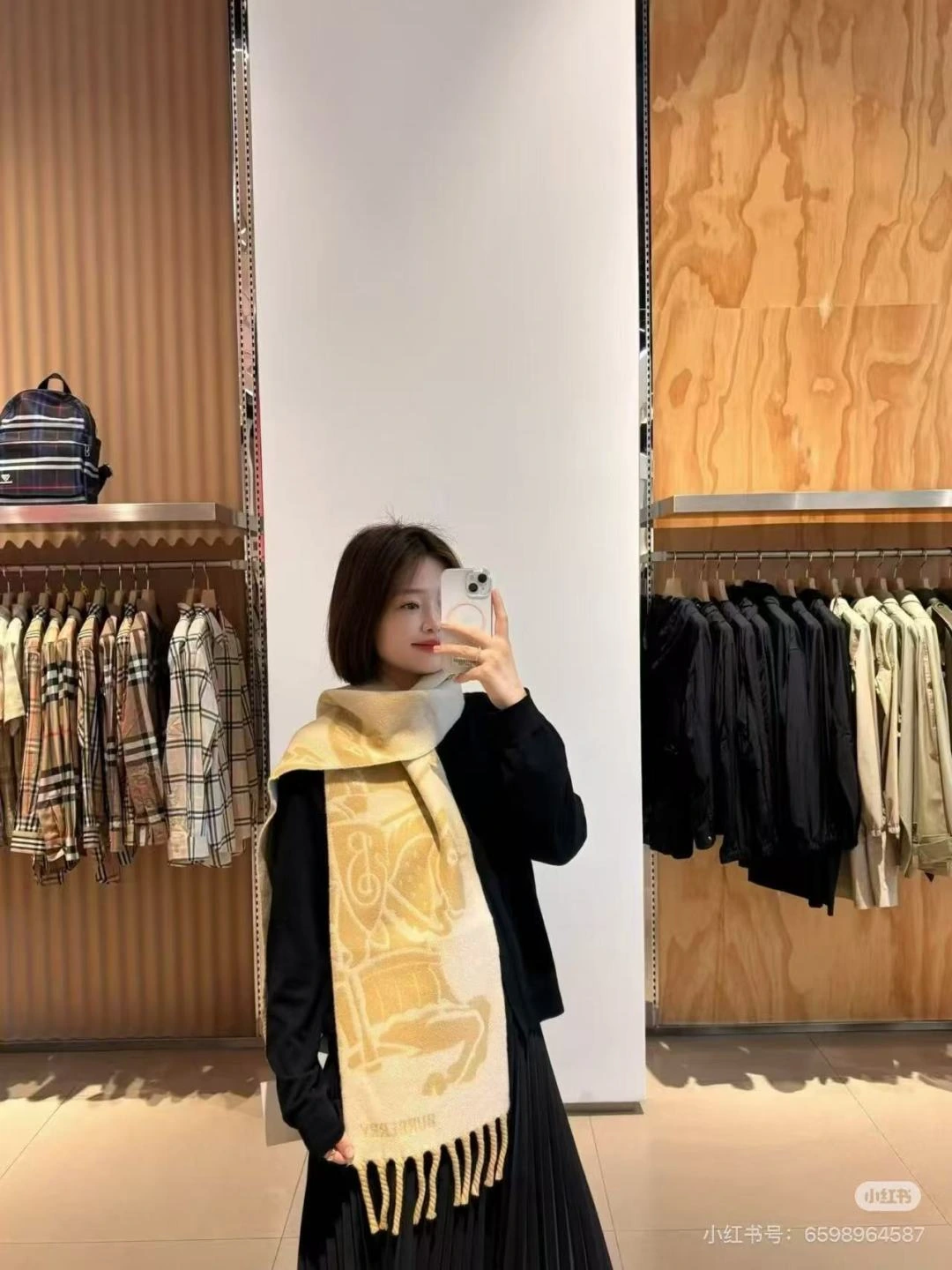 卸 。Burberry(バーバリー) ショール。素材:カシミヤ。仕様:リバーシブル・ジャカード・巻き・肩掛けの2WAY。サイズ:190×35cm。ポイント:新作。首元や肩掛けなど幅広いスタイリングに使いやすいデザインです