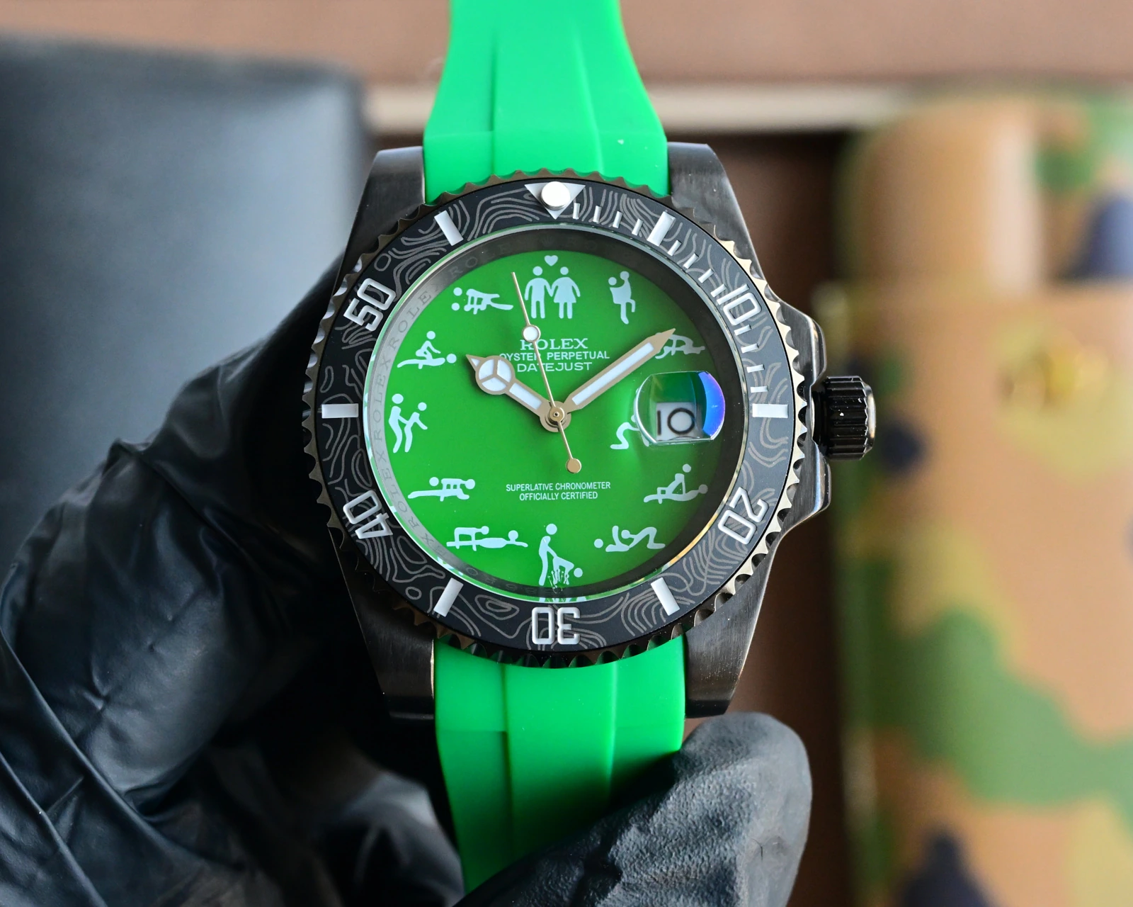 Rolex（ロレックス） サブマリーナ。ハイグレード仕様、カスタム仕様、ラバーストラップ、自動巻き機械式、サイズ 40mm、夜光、調節可能