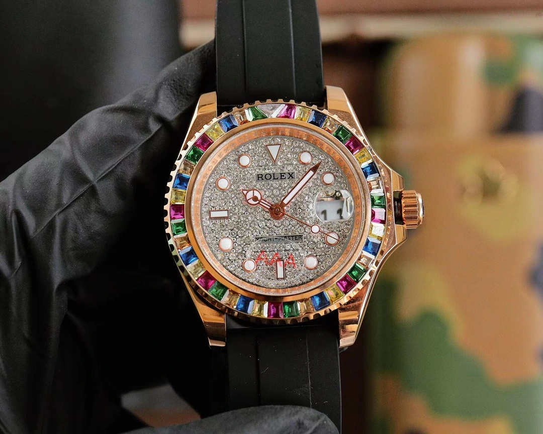 Rolex（ロレックス） サブマリーナ。ハイグレード仕様、カスタム仕様、ラバーストラップ、自動巻き機械式、サイズ 40mm、夜光、調節可能