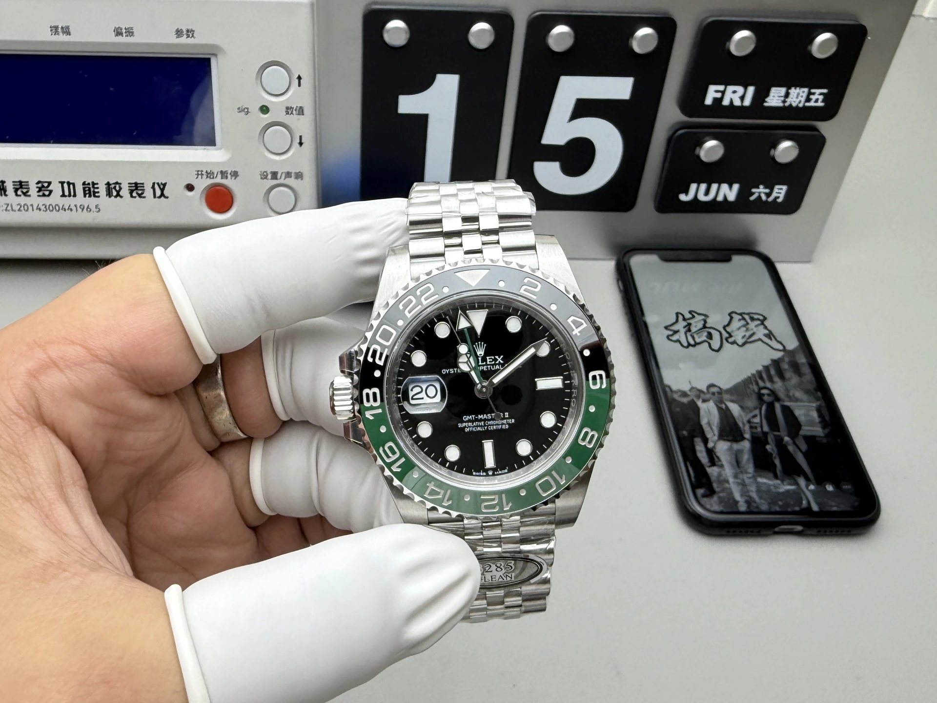 Rolex（ロレックス） GMTマスターII。グリーン×ブラック（スプライト）ベゼル、レフティ仕様、出荷前実物写真