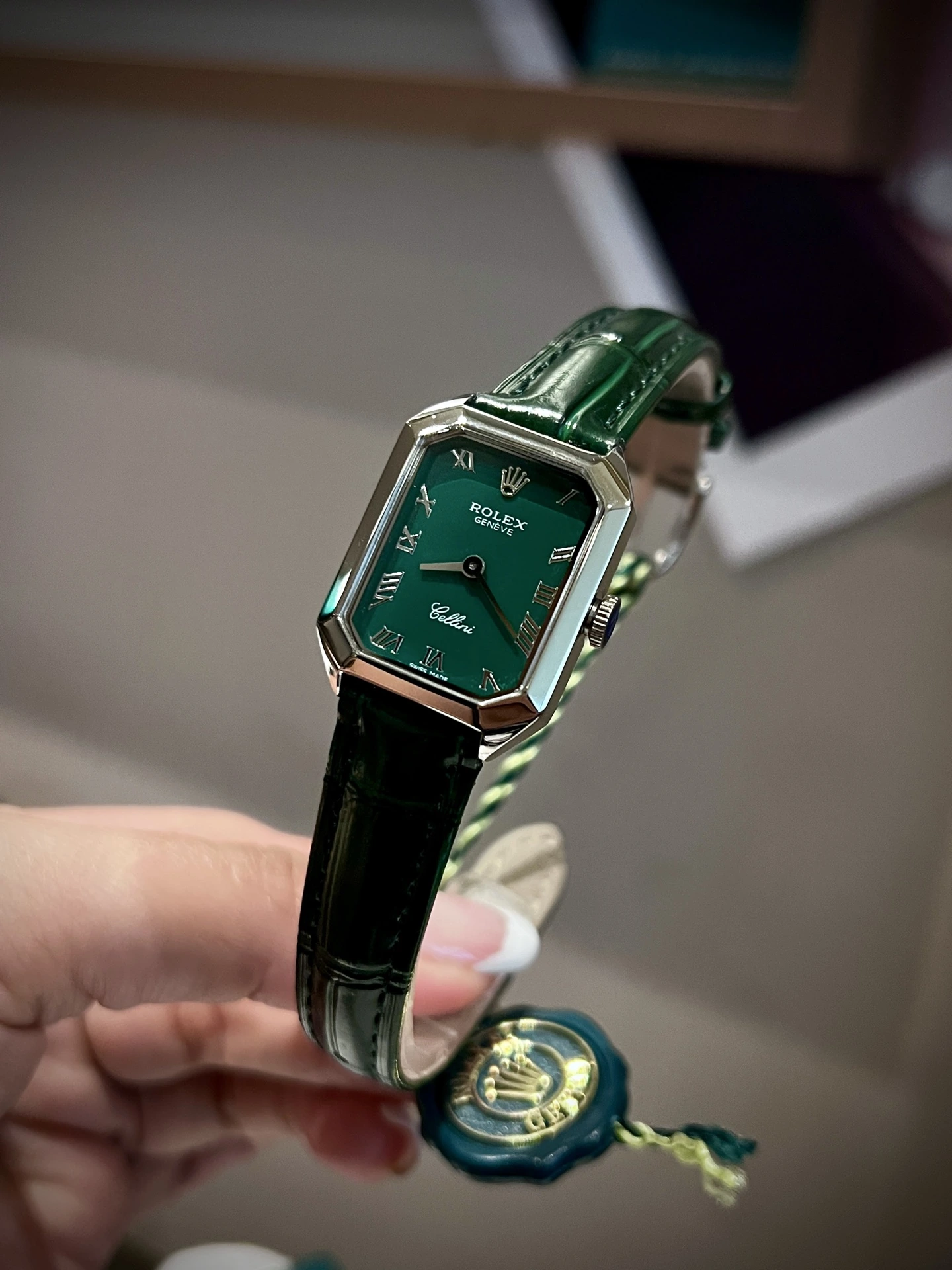 Rolex(ロレックス)。ホワイトゴールド、カーフレザー、クォーツ、サイズ 24mm