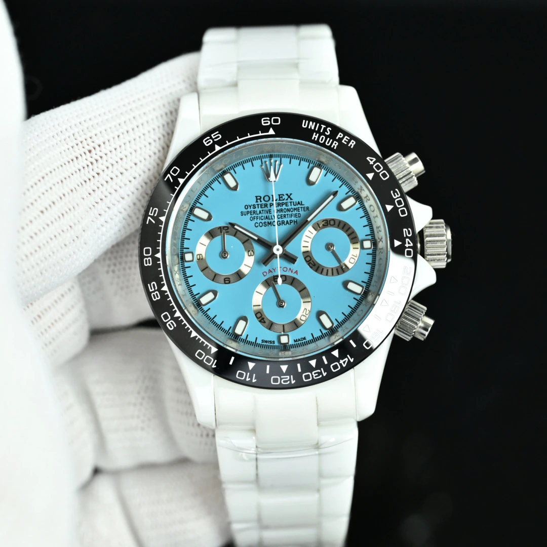 Rolex(ロレックス) デイトナ。メンズ、セラミックケース、セラミックブレスレット、コーティング済みミネラルガラス、クォーツ・クロノグラフ、サイズ 43mm、夜光。 記載コード:X43