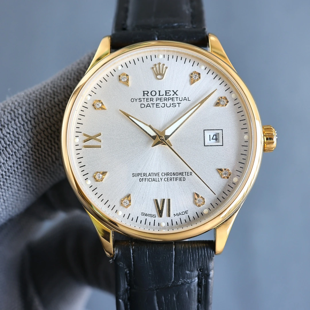ゴールド 33650 / Rolex(ロレックス)。316Lステンレススチール、サファイアクリスタル、自動巻き機械式、サイズ 40mm、防水仕様、実物写真