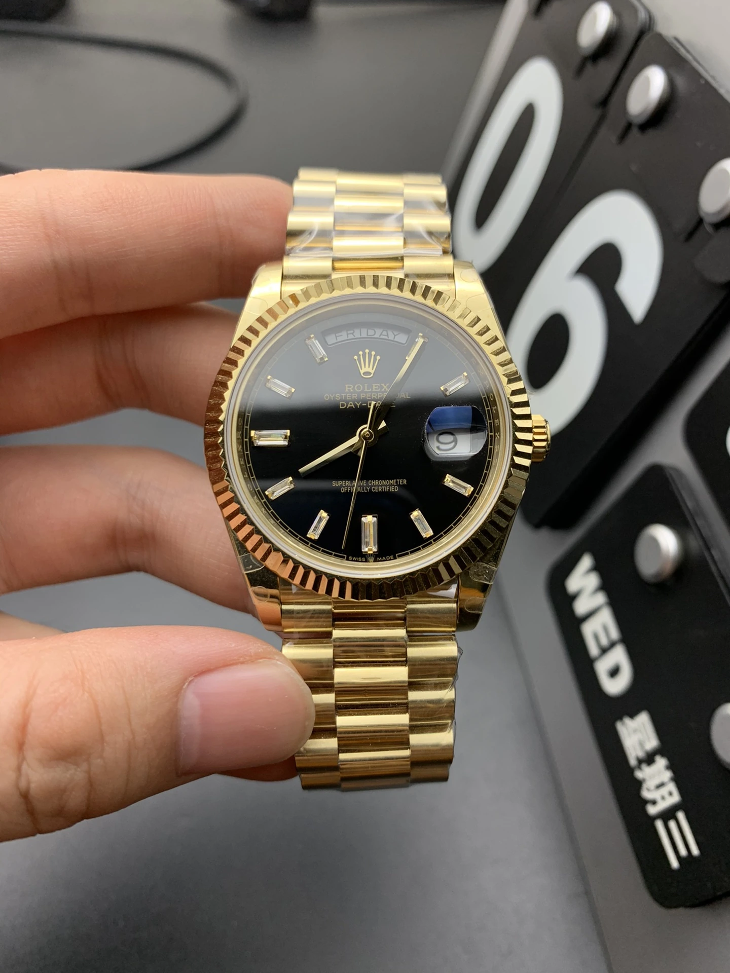 GM Rolex(ロレックス) デイデイト。ブラック×ゴールド文字盤、出荷前実物写真