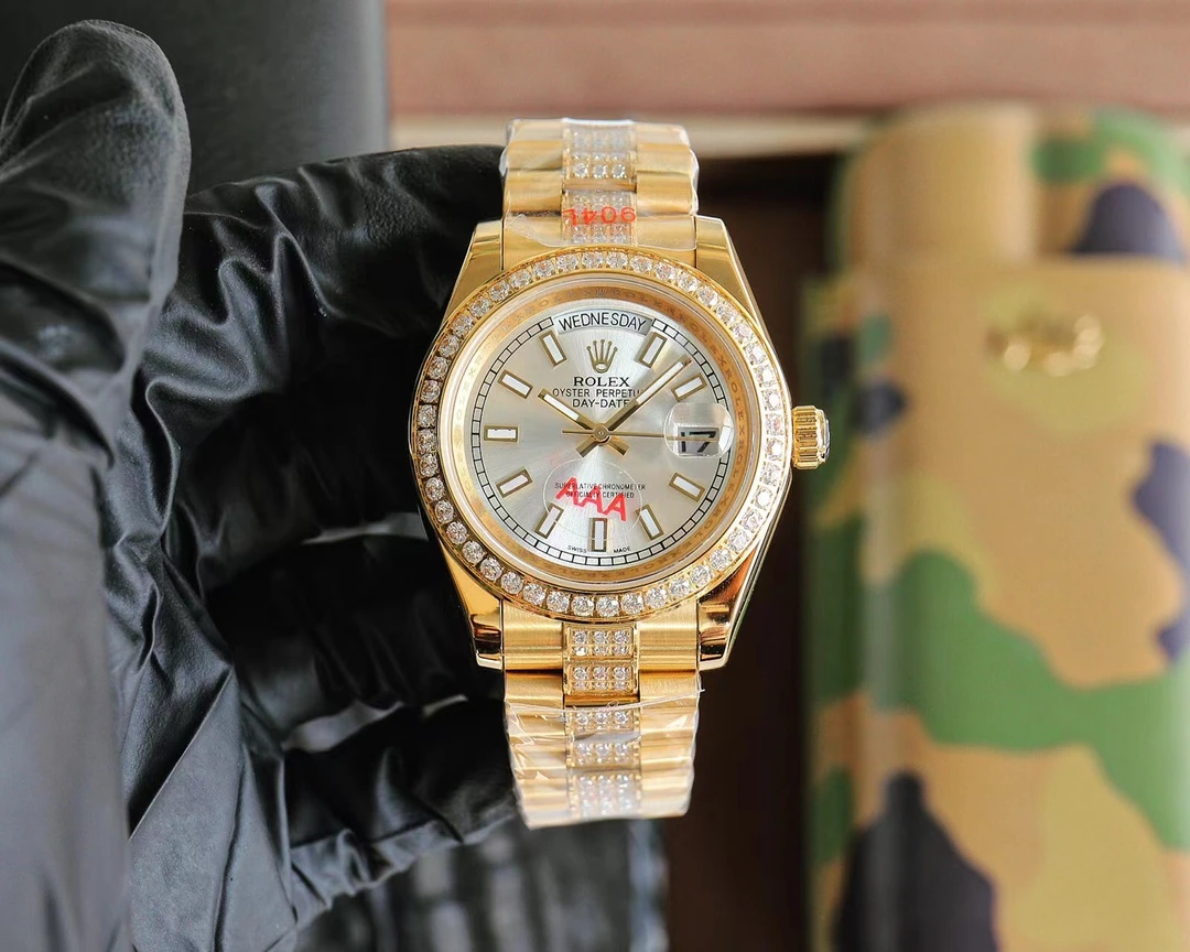 Rolex(ロレックス) サブマリーナ。ハイグレード仕様、カスタム仕様、ラバーストラップ、自動巻き機械式、サイズ 40mm、夜光、調節可能