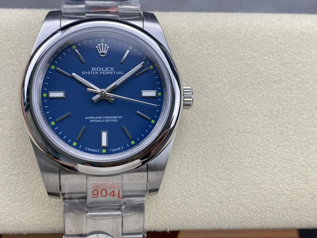 SK Rolex(ロレックス) オイスター パーペチュアル。316Lステンレススチール、316ステンレススチール、サファイアクリスタル、自動巻き機械式、サイズ 41mm