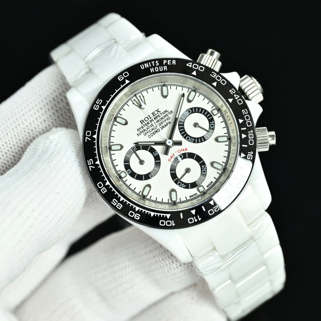 Rolex(ロレックス) デイトナ。メンズ、セラミックケース、セラミックブレスレット、コーティング済みミネラルガラス、クォーツ・クロノグラフ、サイズ 43mm、夜光。 記載コード:X43