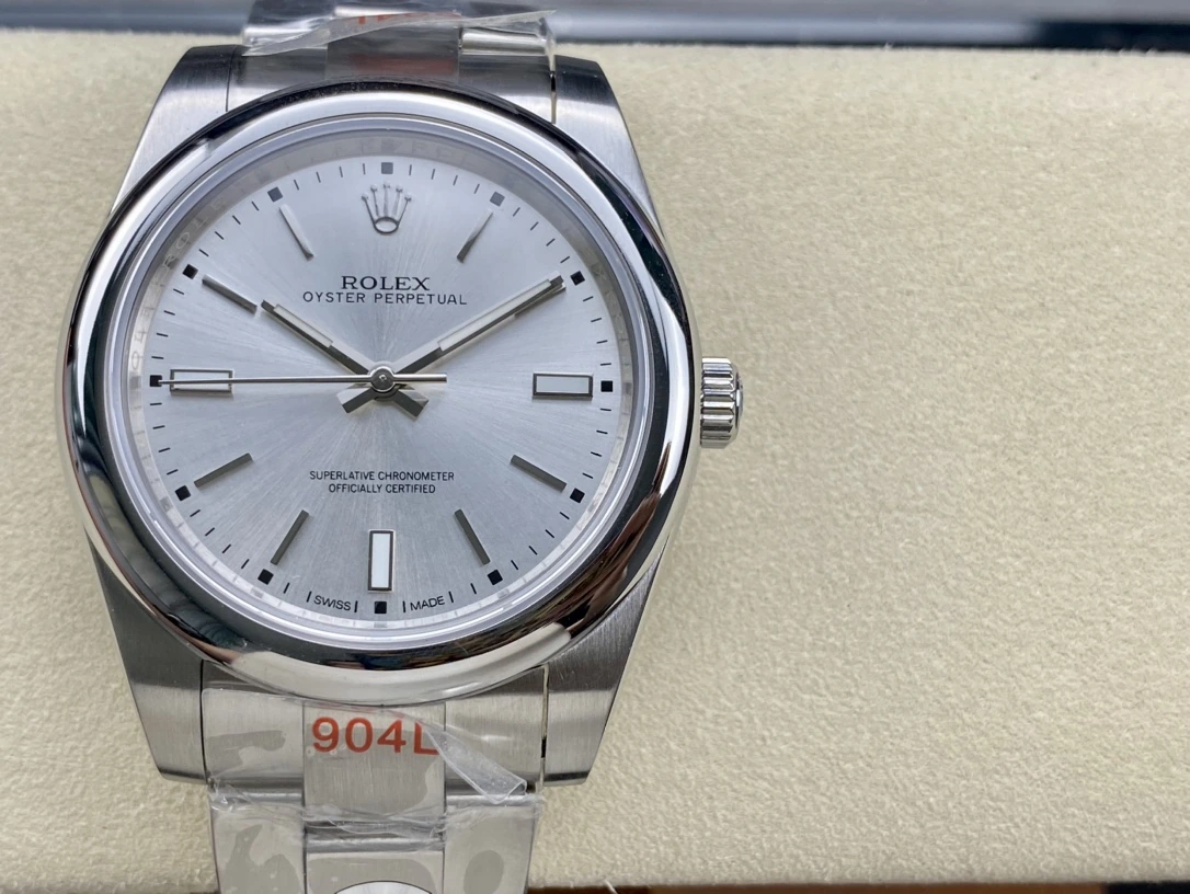 SK Rolex(ロレックス) オイスター パーペチュアル。316Lステンレススチール、316ステンレススチール、サファイアクリスタル、自動巻き機械式、サイズ 41mm